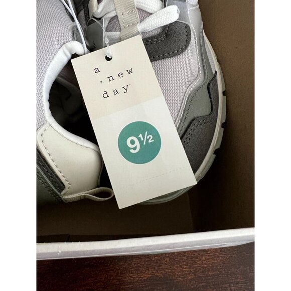 A New Day Indigo Sneaker Womens Sz 9.5 Gray Memory Foam Comfort Athletic Shoes - Picture 9 of 10